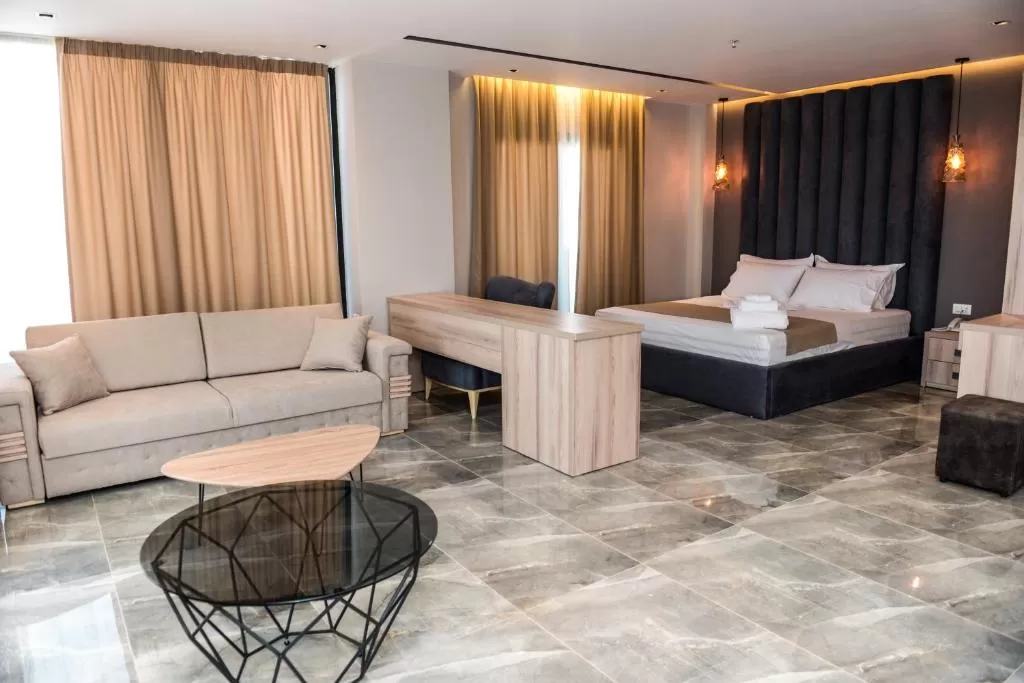 Brilliant Hotel Deluxe Suite 6.jpg